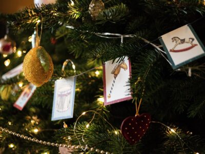 Kinderauto als kerstgeschenk